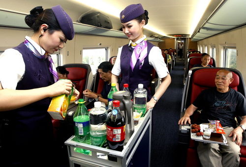 直击京沪高铁首发列车 云端餐饮服务初体验